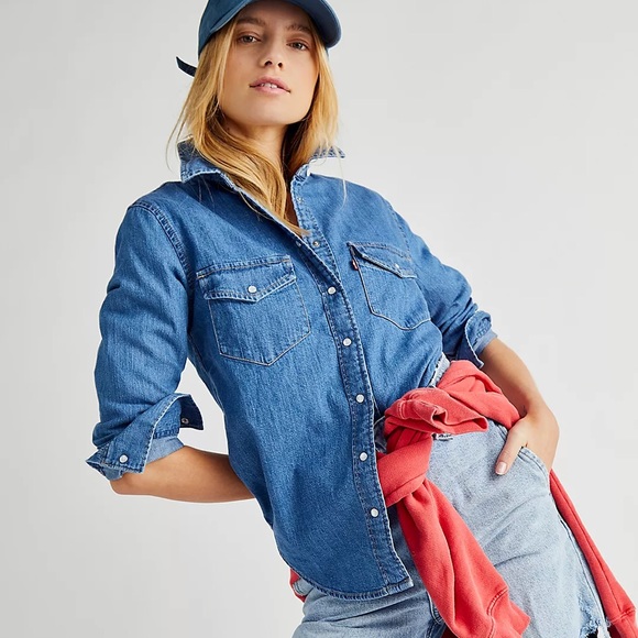 Levi’s Denim snap front long sleeve shirt. - Picture 2 of 8